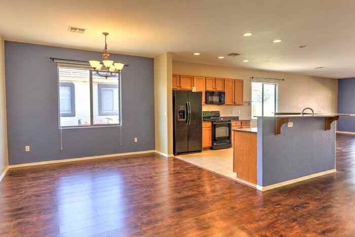 534 W Calle Cajeta - Photo 5 of 38