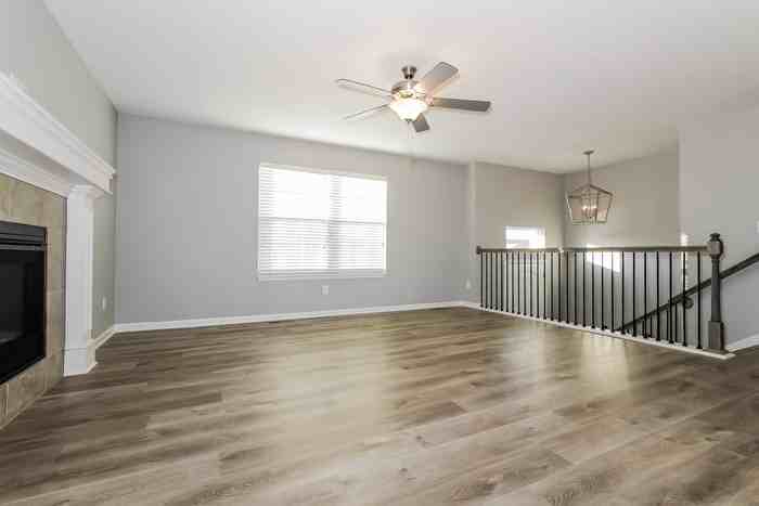 1004 Nw High View Dr - Photo 2 of 16