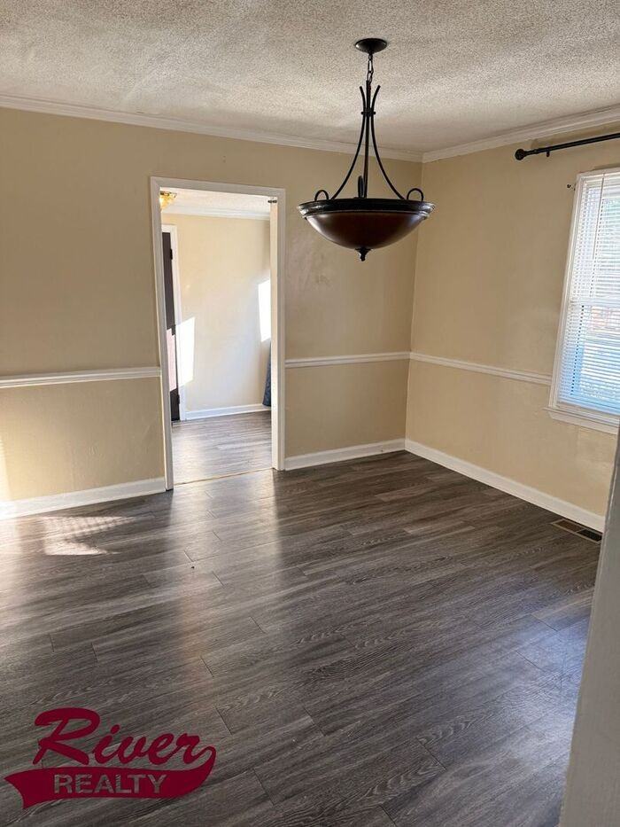 2114 Telfair St - Photo 3 of 7