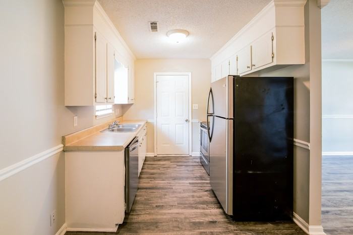 101 Harold Dr - Photo 4 of 11