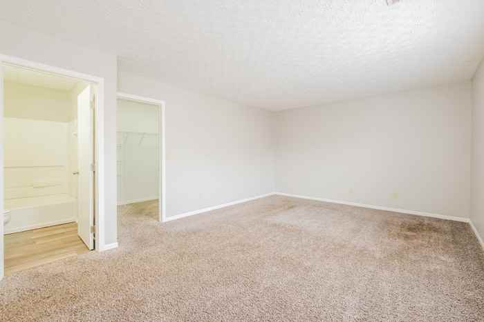 4644 Kenross Dr - Photo 4 of 10