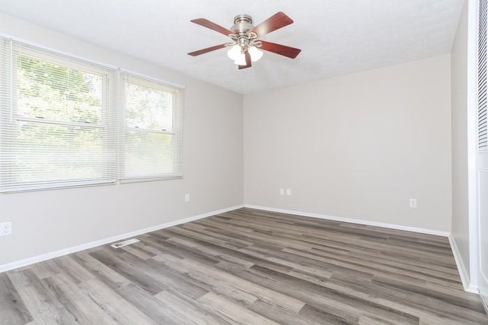 5426 Boutique Ct - Photo 7 of 12