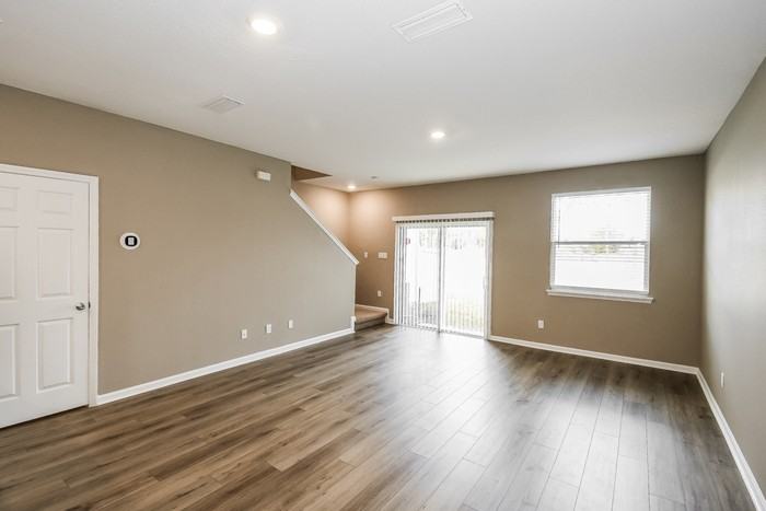 250 Mustard Hill Ct - Photo 4 of 12