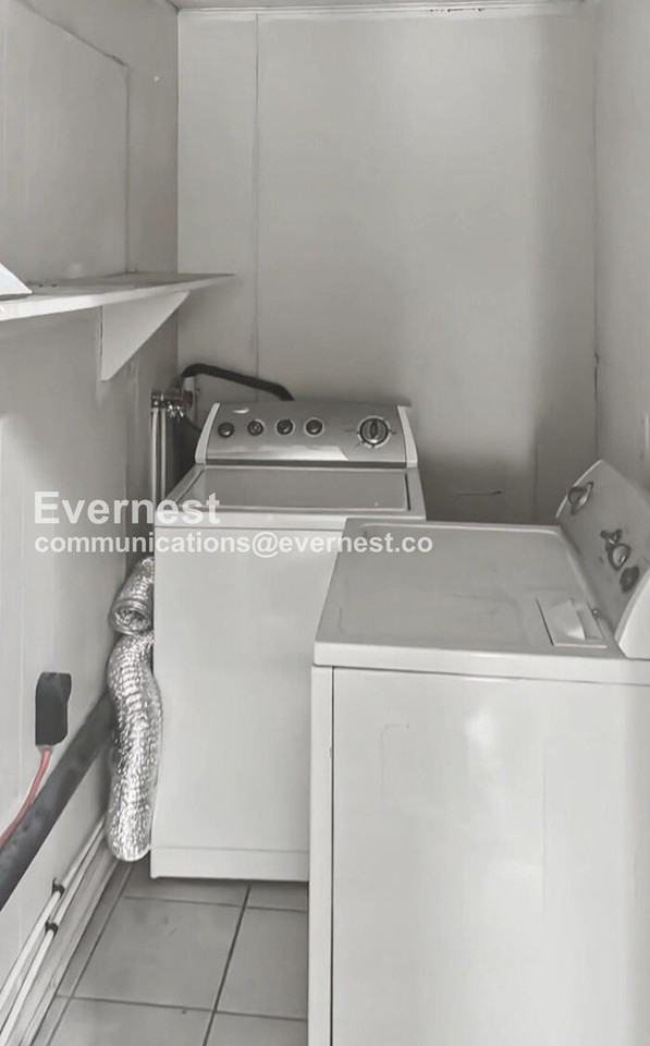 490 Gage St - Photo 2 of 7