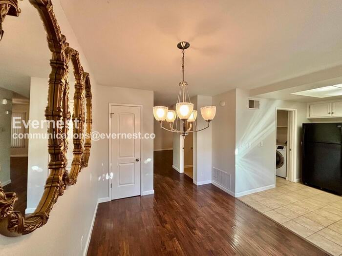 8347 Burnet Ave #11 - Photo 6 of 26