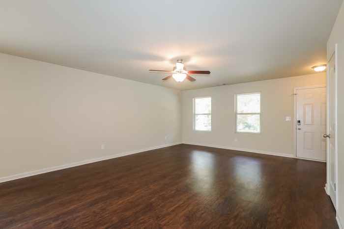 40 Camden Pl - Photo 3 of 15