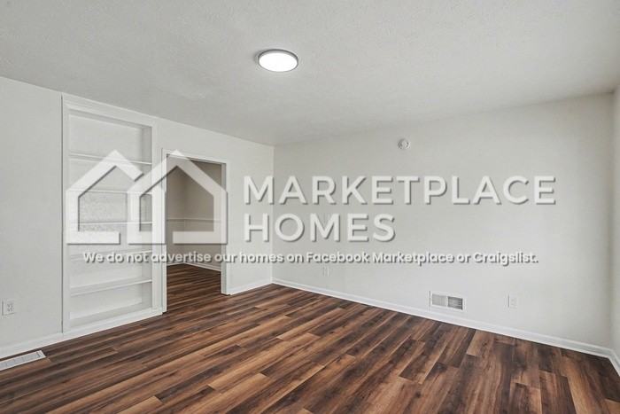 10199 Foxfire Ter - Photo 4 of 17