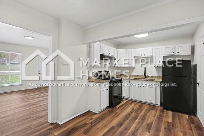 10199 Foxfire Ter - Photo 5 of 17