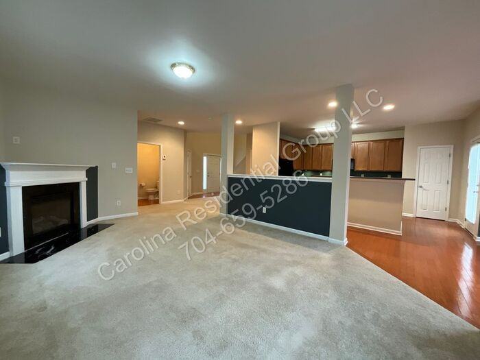 2301 Trace Creek Dr - Photo 4 of 22