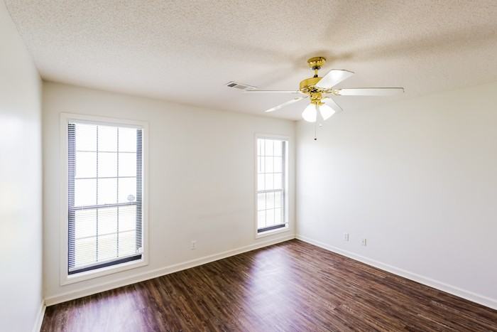 360 Taylor Rd N - Photo 5 of 10