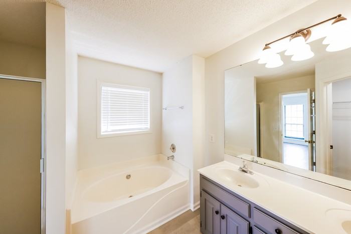 360 Taylor Rd N - Photo 6 of 10