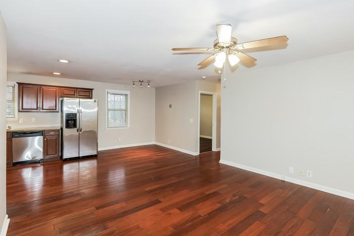 107 Woodridge Dr - Photo 5 of 16