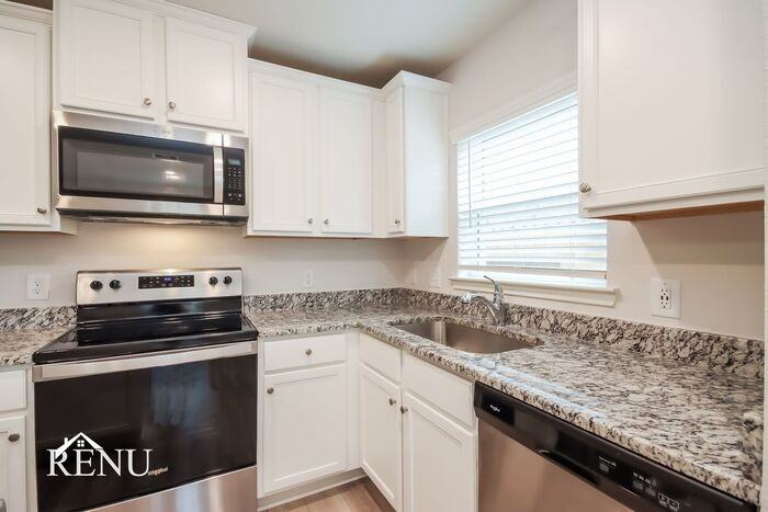 10414 Sweetwater Creek Dr - Photo 3 of 22