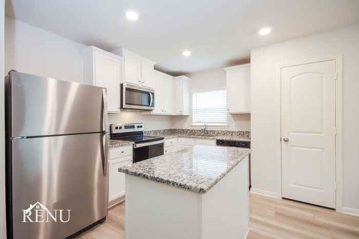 10414 Sweetwater Creek Dr - Photo 4 of 22