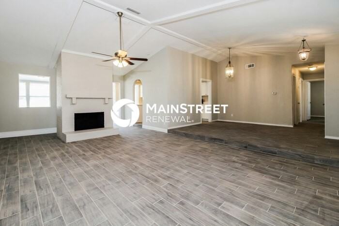 1638 Chisolm Trl - Photo 3 of 16