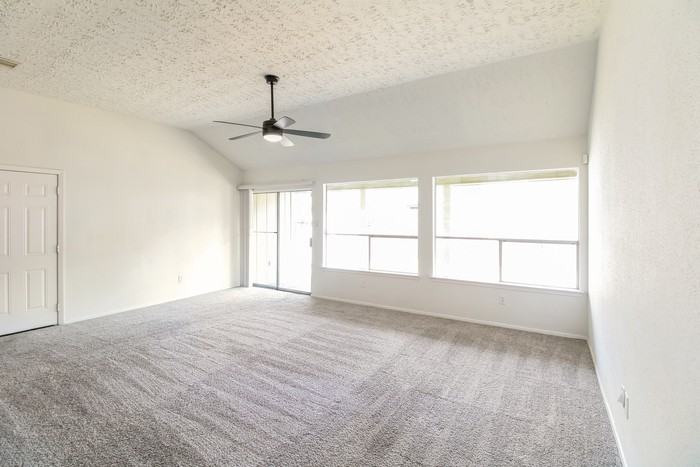 22623 Blair Manor Ln - Photo 2 of 12