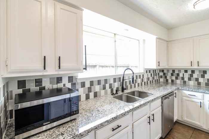 22623 Blair Manor Ln - Photo 5 of 12