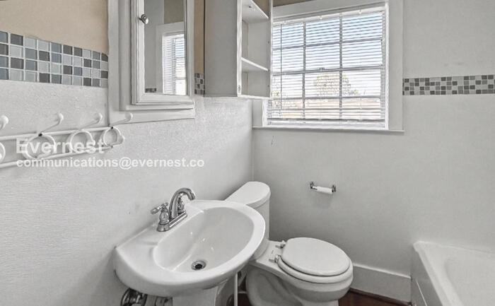 203 W Lobit St #0 - Photo 7 of 16