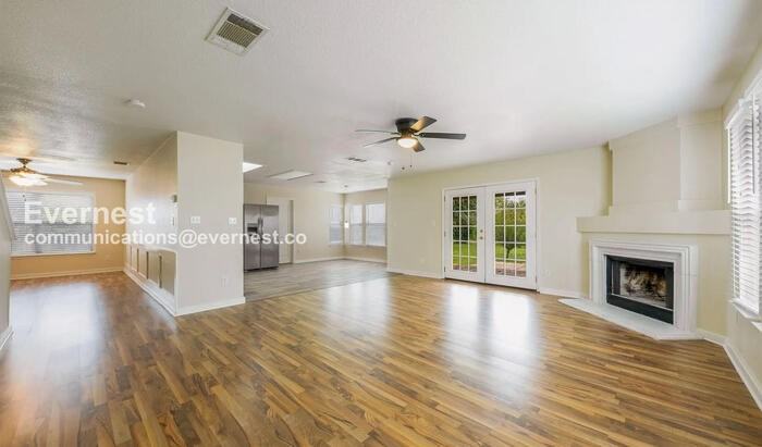 386 Siebert Dr - Photo 3 of 9