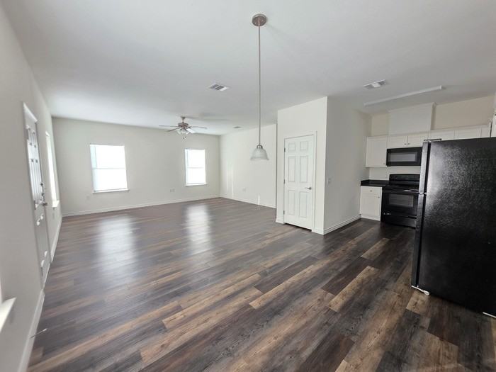 Lacey Oak Dr - Photo 5 of 14