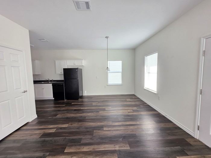 Lacey Oak Dr - Photo 7 of 14