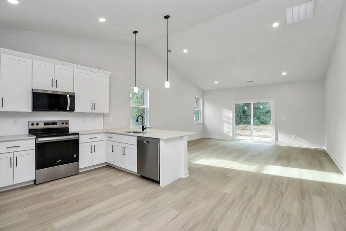 1110 Harvard St - Photo 5 of 31