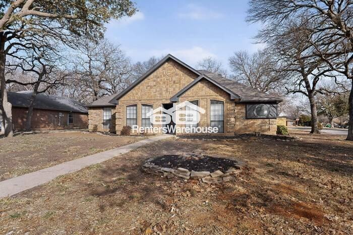 7845 Miracle Ln - Photo 3 of 47