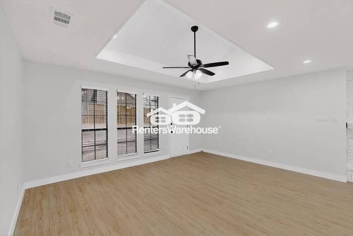 7845 Miracle Ln - Photo 7 of 47