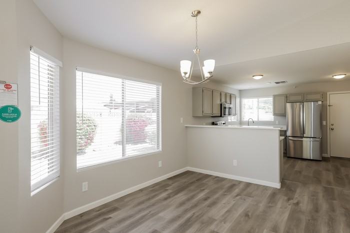 15850 N 32nd Way - Photo 6 of 16