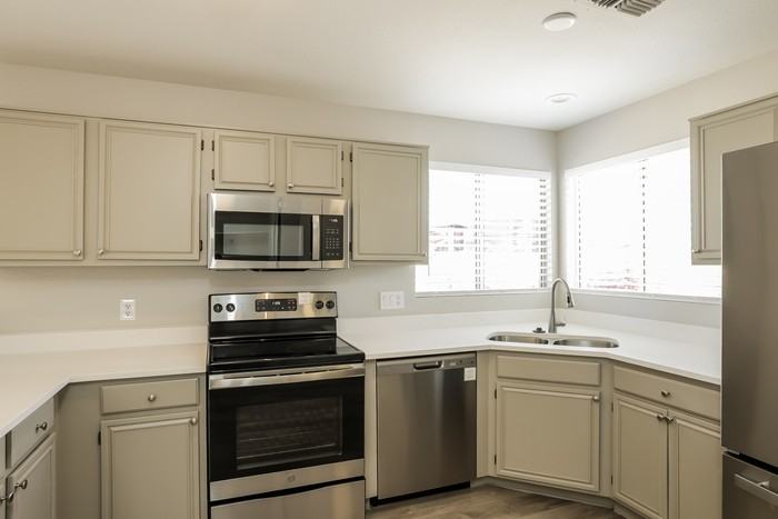 15850 N 32nd Way - Photo 7 of 16