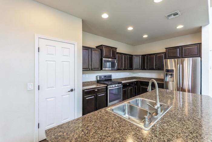 17953 W Alice Ave - Photo 6 of 15