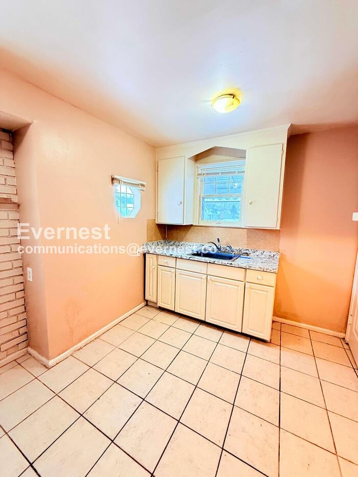 8431 Rosemont Ave - Photo 2 of 29