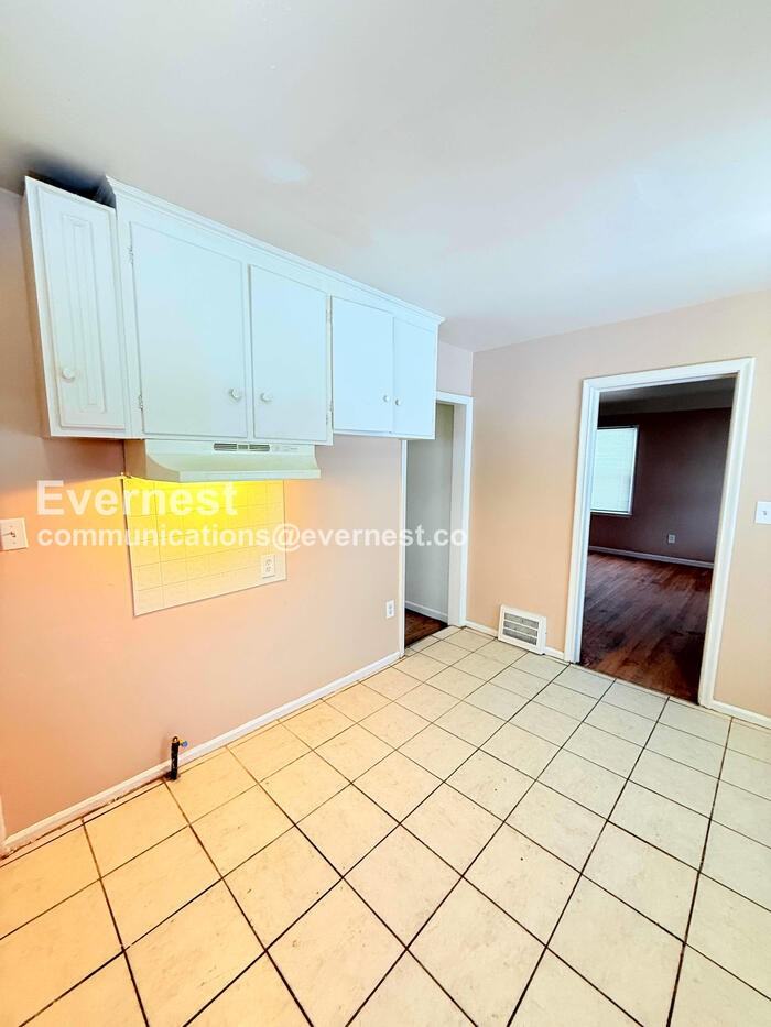 8431 Rosemont Ave - Photo 4 of 29