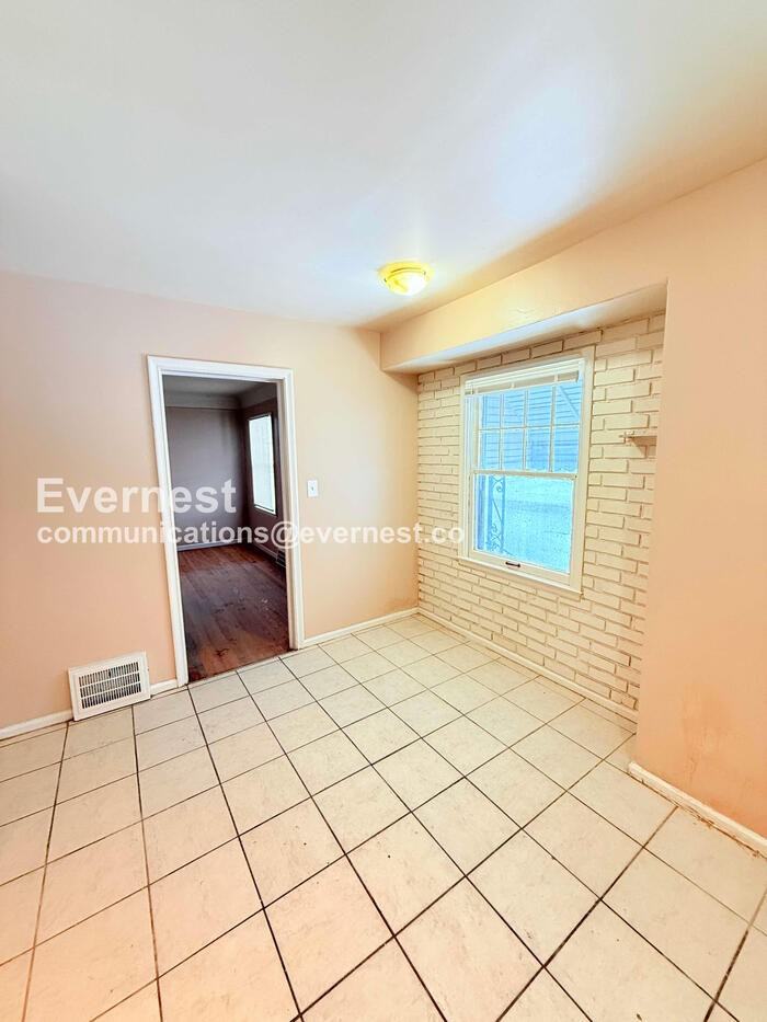 8431 Rosemont Ave - Photo 5 of 29