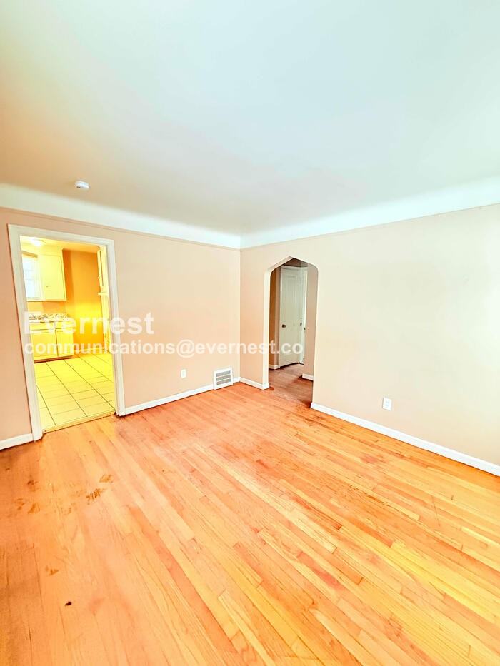 8431 Rosemont Ave - Photo 6 of 29