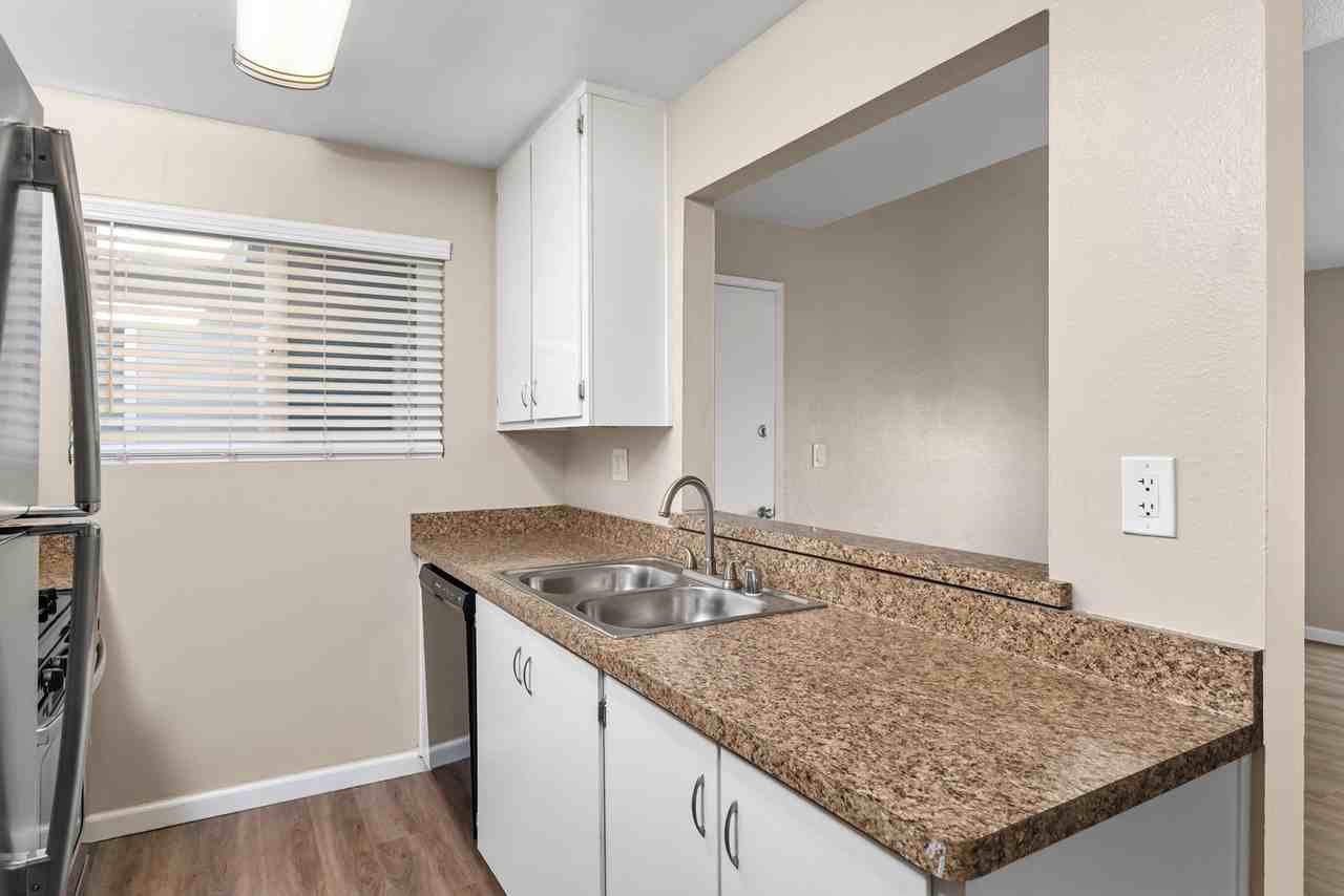 Menlo Pointe - Photo 2 of 47