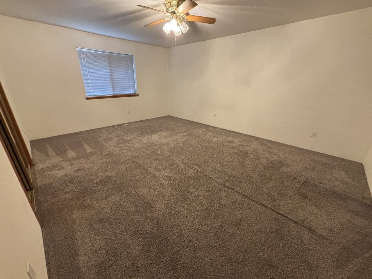 935 Nw Cooke Ave #NA - Photo 3 of 9