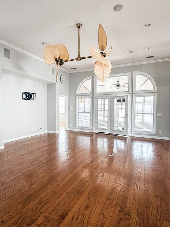 338 Camden Cir #NA - Photo 3 of 20