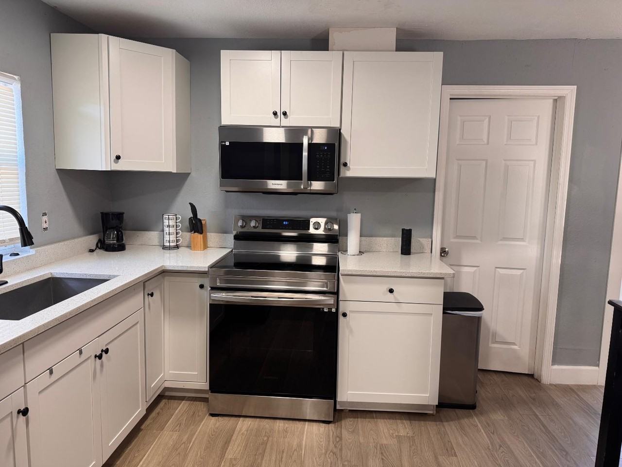 802 E Emma St - Photo 7 of 13