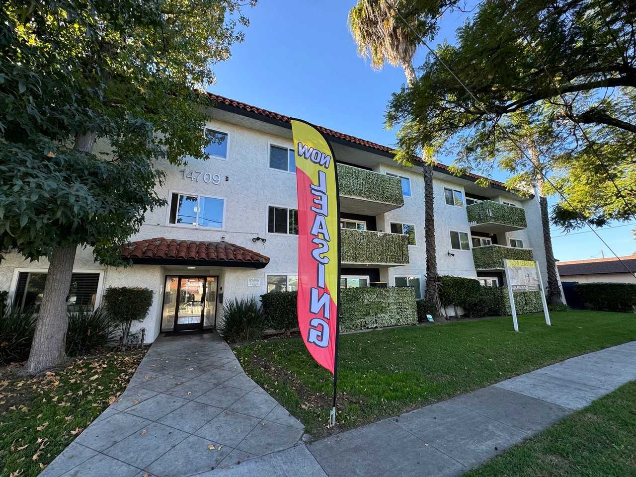 14709 S. Budlong Ave - Photo 3 of 50