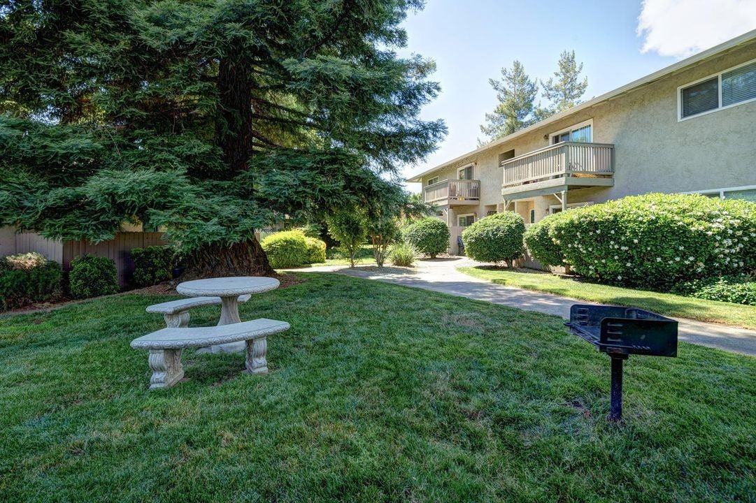 Hilltop Garden Apartments - Photo 4 of 50