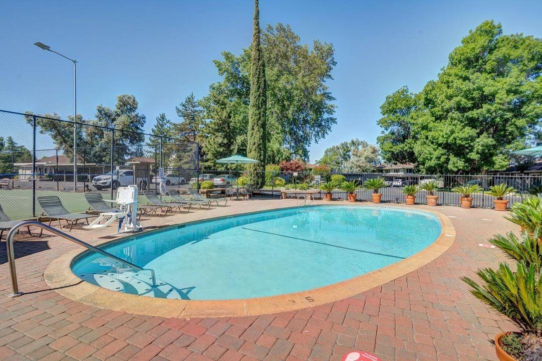 Hilltop Garden Apartments - Photo 5 of 50