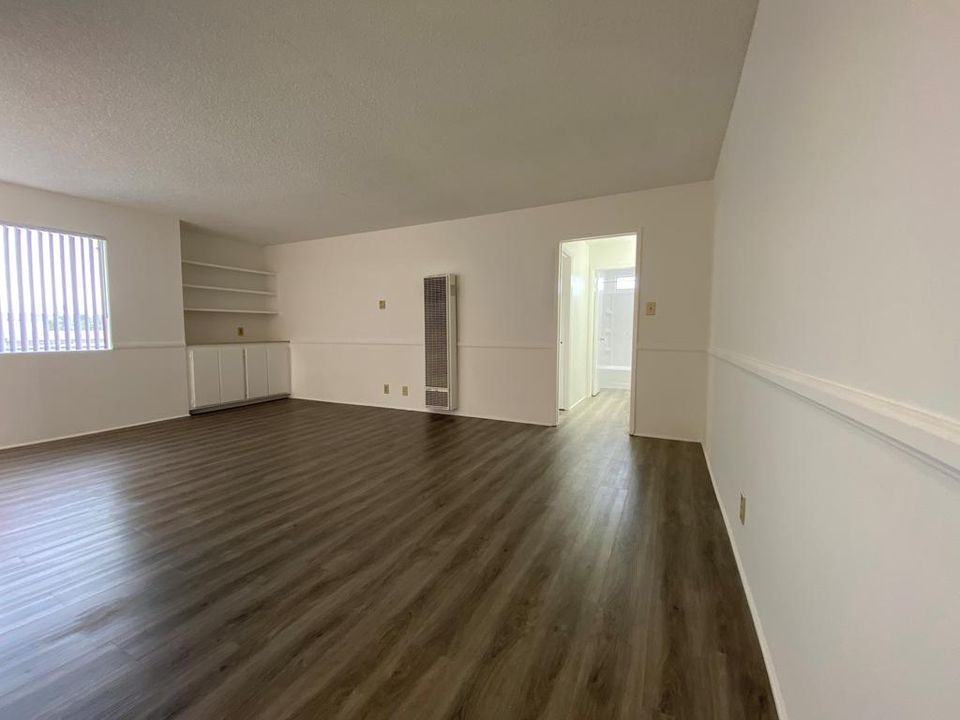 Marquis Apartments - Photo 5 of 40