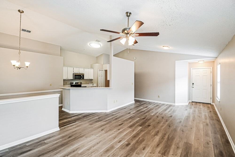 8852 Saint Lucia Ct - Photo 5 of 16