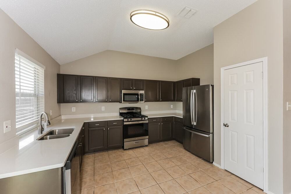 4701 Palm Ridge Dr - Photo 7 of 16