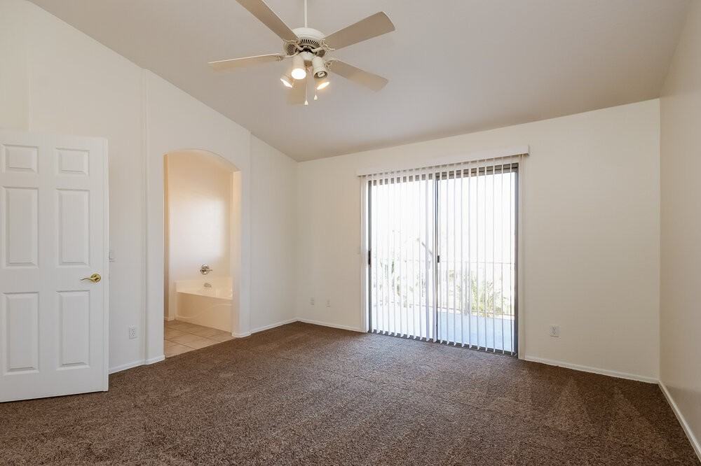 15122 W Polk St - Photo 7 of 15