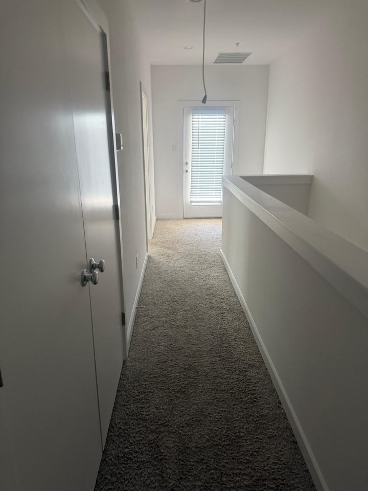 445 Leo Ln - Photo 7 of 21