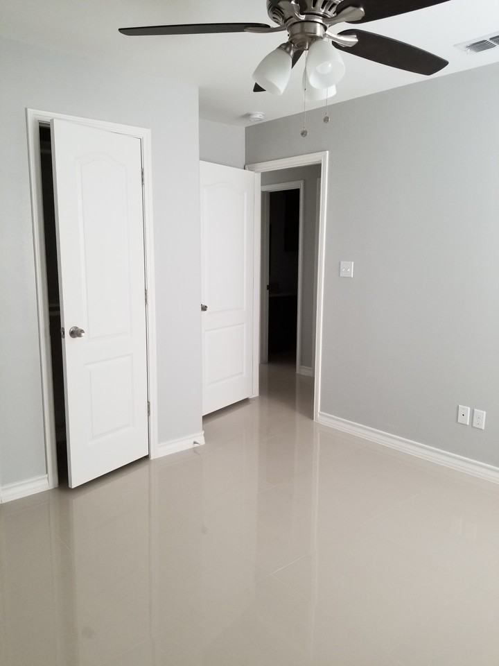 20433 Westfield Dr #57-01 - Photo 3 of 8