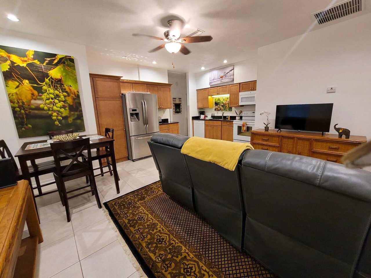 408 Nw 5th Ave #1359092P - Photo 6 of 10