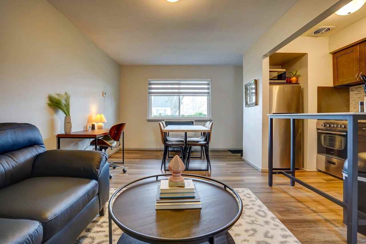 407 S 94th Pl #1377411P - Photo 3 of 26